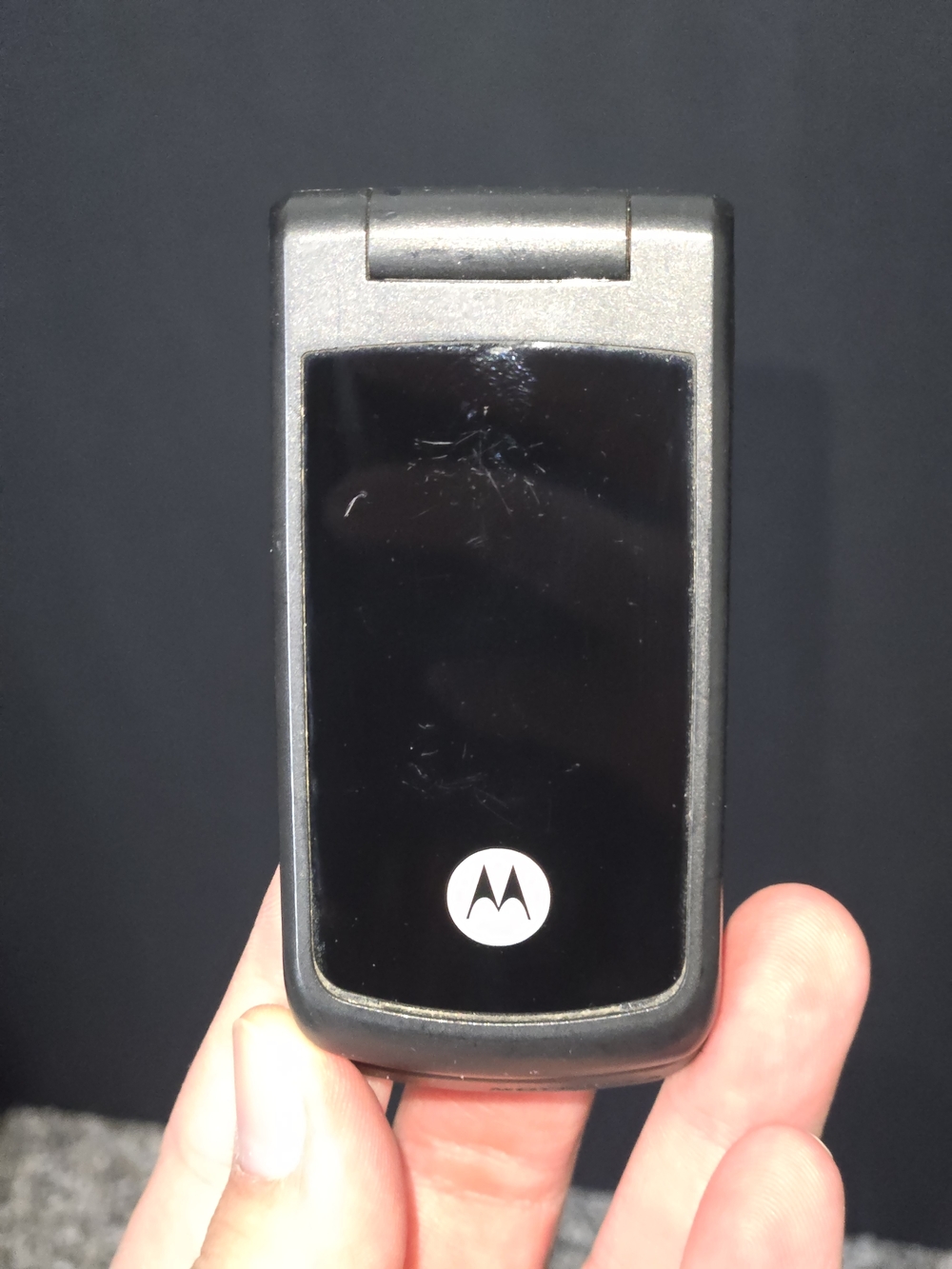 Motorola Cellular Flip Phone (Tracfone) Cellphone It Turns On